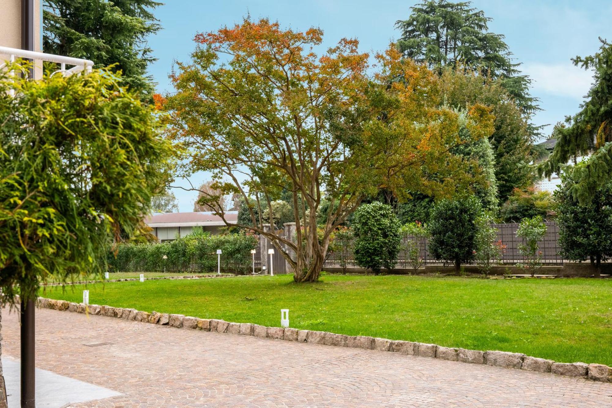 Villa Marchese Lake Maggiore Somma Lombardo Exteriör bild